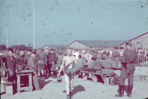 Gefangene Rotarmisten im Kriegsgefangenenlager Zeithain 1942