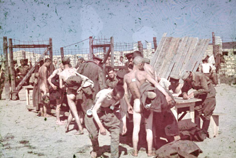 Gefangene Rotarmisten im Kriegsgefangenenlager Zeithain 1942